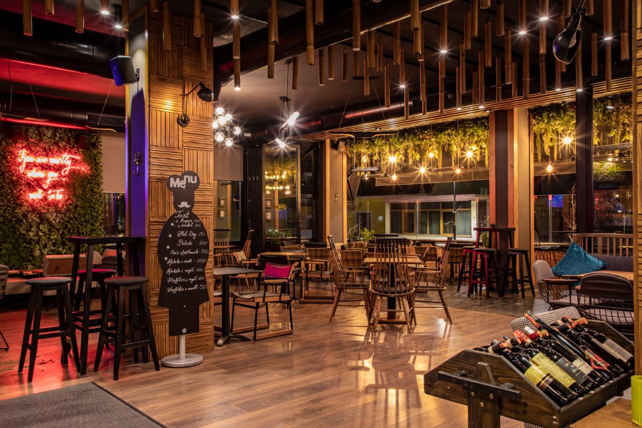 Dodo Lounge, Fier: dizajn interieri nga Claud Architects
