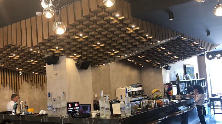 Mazzo Bar, Tiranë: dizajn interieri nga Claud Architects, foto 4