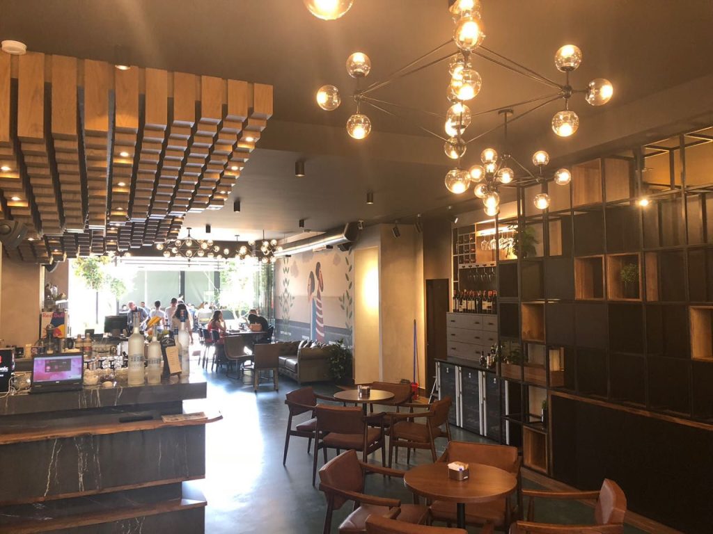 Mazzo Bar, Tiranë: dizajn interieri nga Claud Architects, foto 6