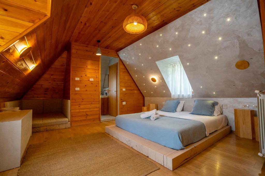 Restorant & Hotel Alpet Theth, Theth: dizajn interieri nga Claud Architects, foto 15