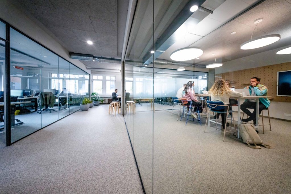 Zyrë në Zyrih, Zyrih, Zvicër: dizajn interieri nga Claud Architects, foto 3